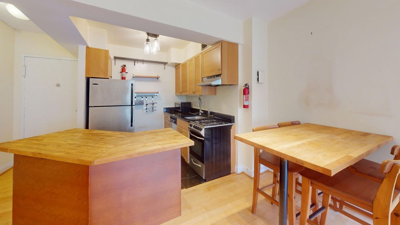 1801 Clydesdale Pl Nw - Photo 7 of 16
