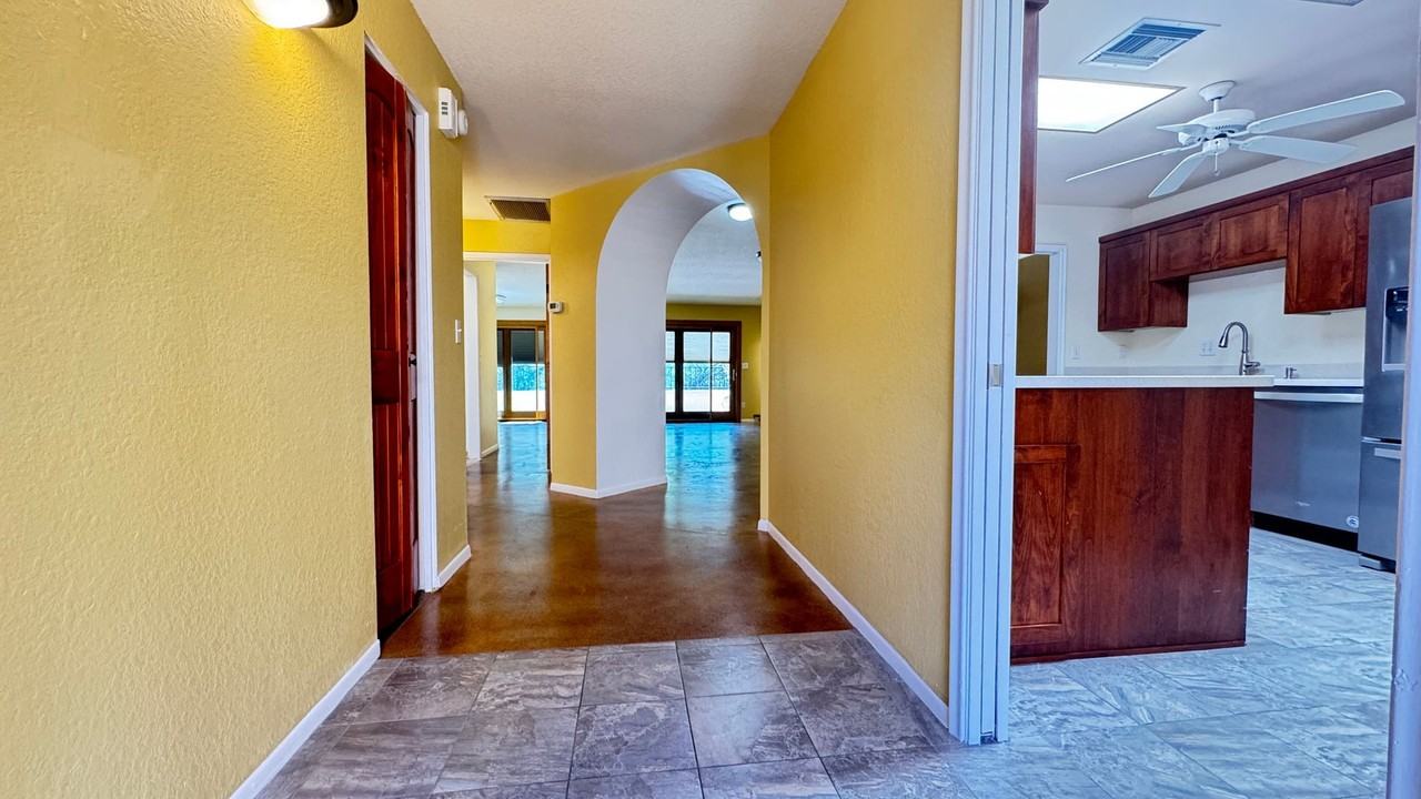 6208 N Rockglen Rd - Photo 3 of 20
