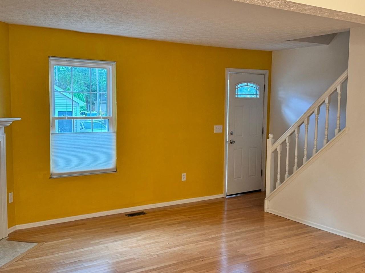 1238 Michigan Ave - Photo 3 of 27