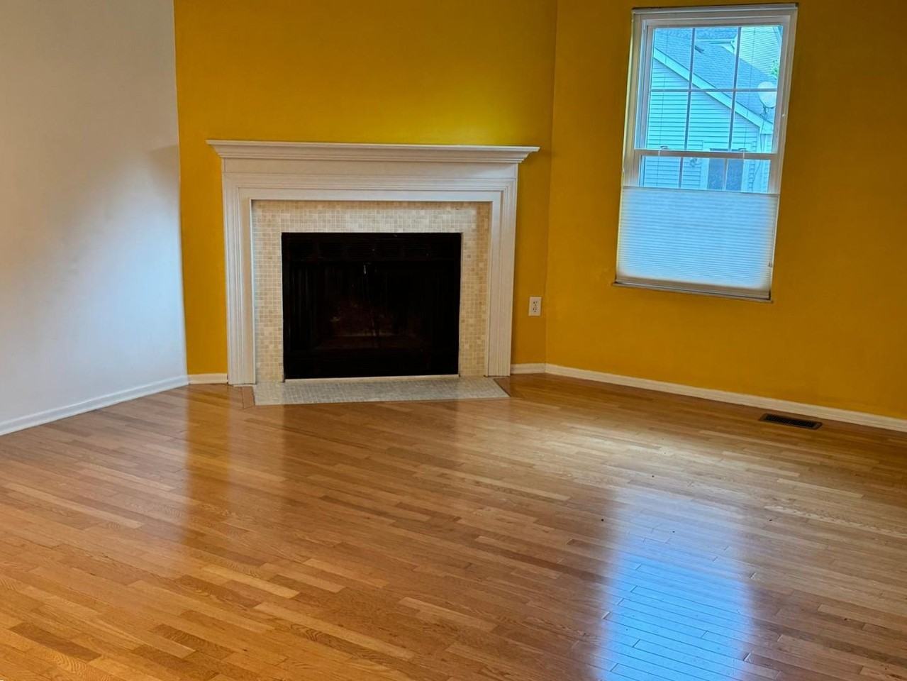 1238 Michigan Ave - Photo 4 of 27
