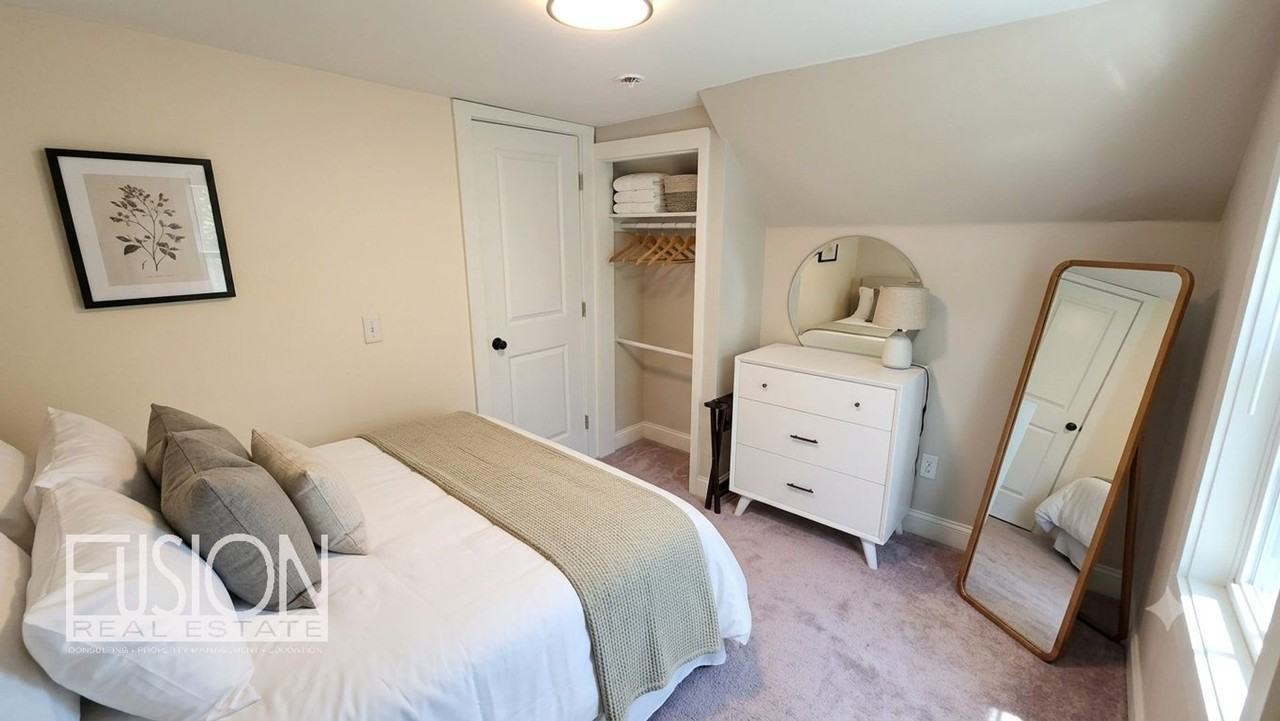 282 Ethan Allen Pkwy - Photo 5 of 49