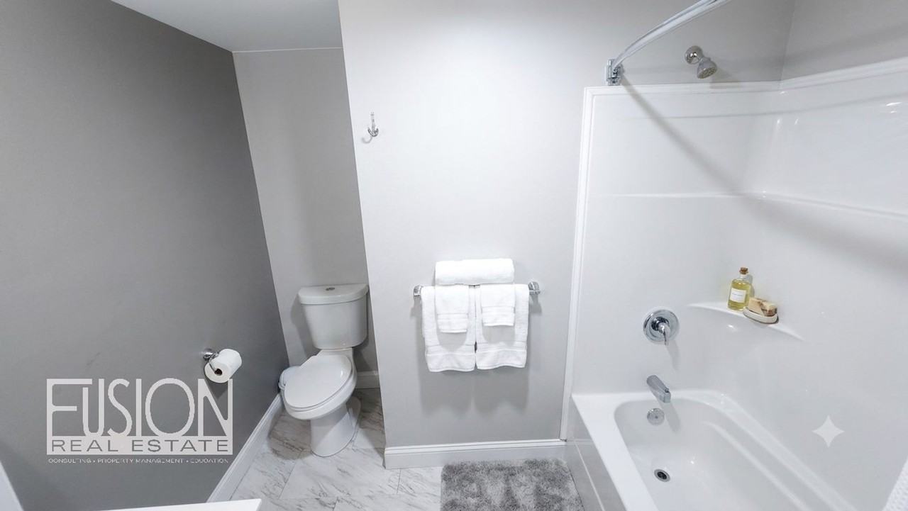 282 Ethan Allen Pkwy - Photo 7 of 49
