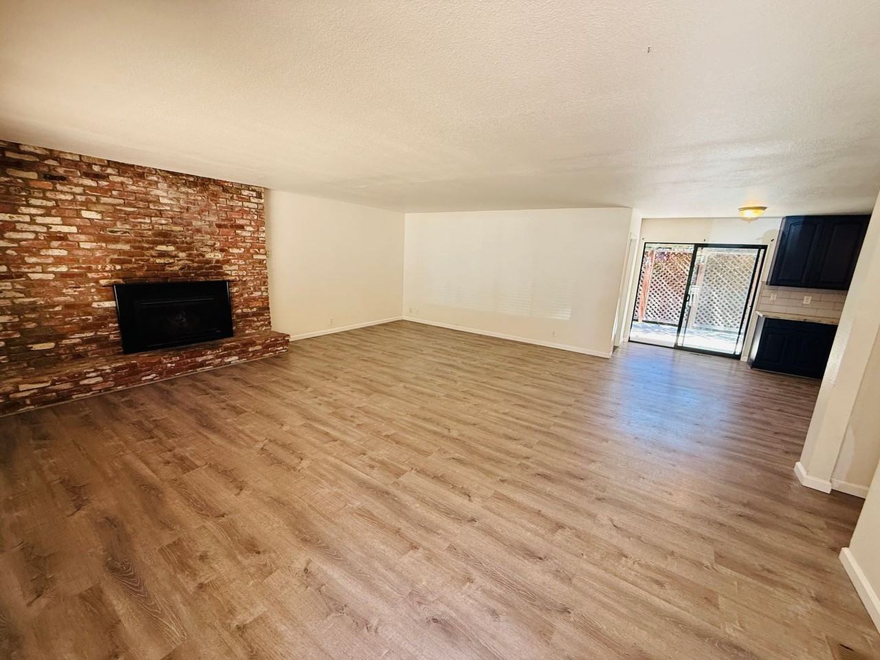 1222 Jobs Peak Dr - Photo 2 of 35