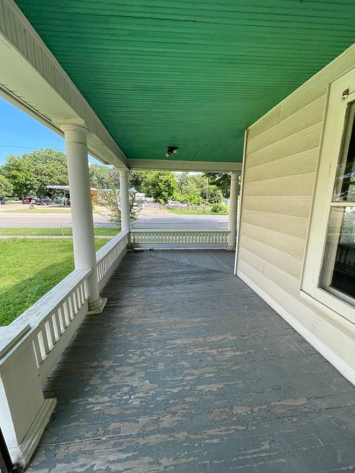 615 E 6th Ave - Photo 3 of 50