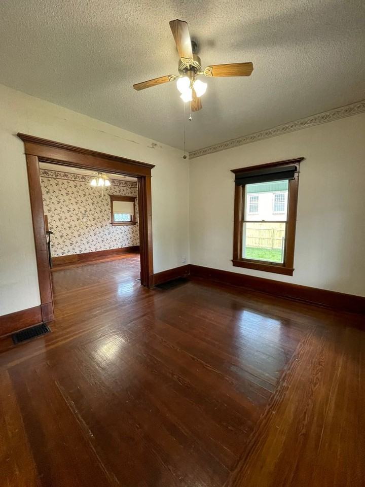 615 E 6th Ave - Photo 7 of 50