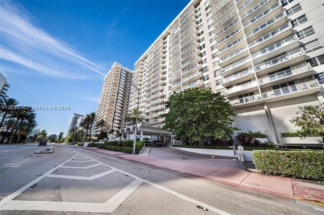 5701 5701 Collins Ave appt 1415 - Photo 2 of 30