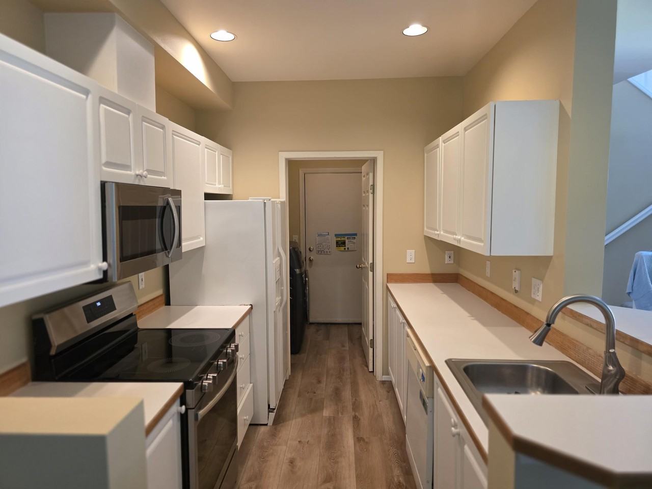 12539 Ne 7th Pl #1 - Photo 6 of 16
