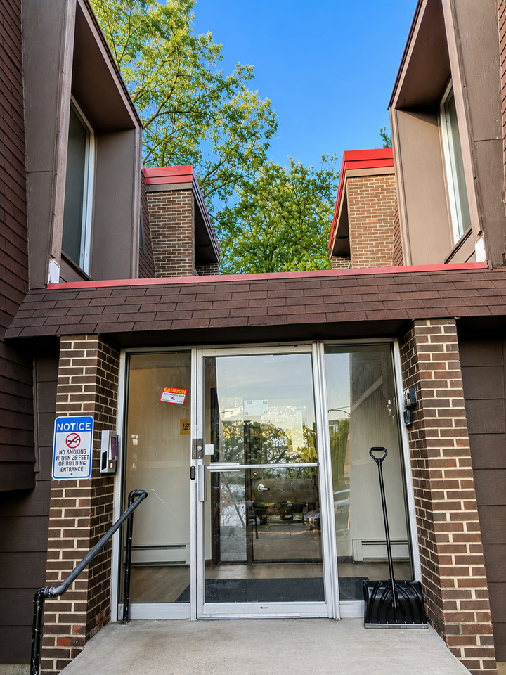 2 bedroom and 1 Bedroom units available - Photo 4 of 13