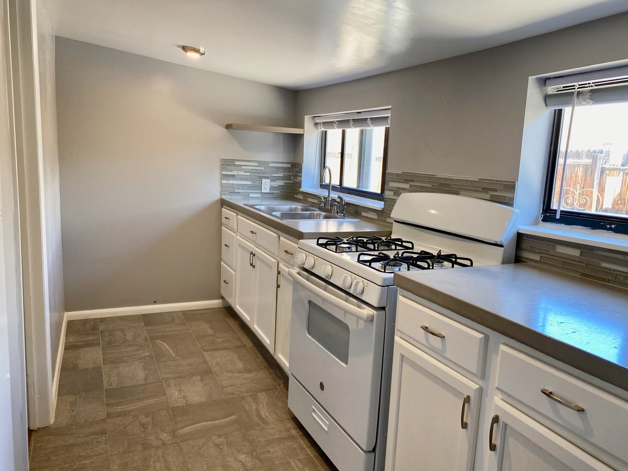 304 Jefferson St Ne #2 - Photo 5 of 15