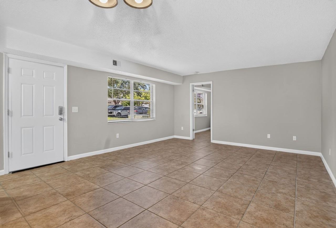 53 53 Windtree Ln. G 102 - Photo 5 of 35