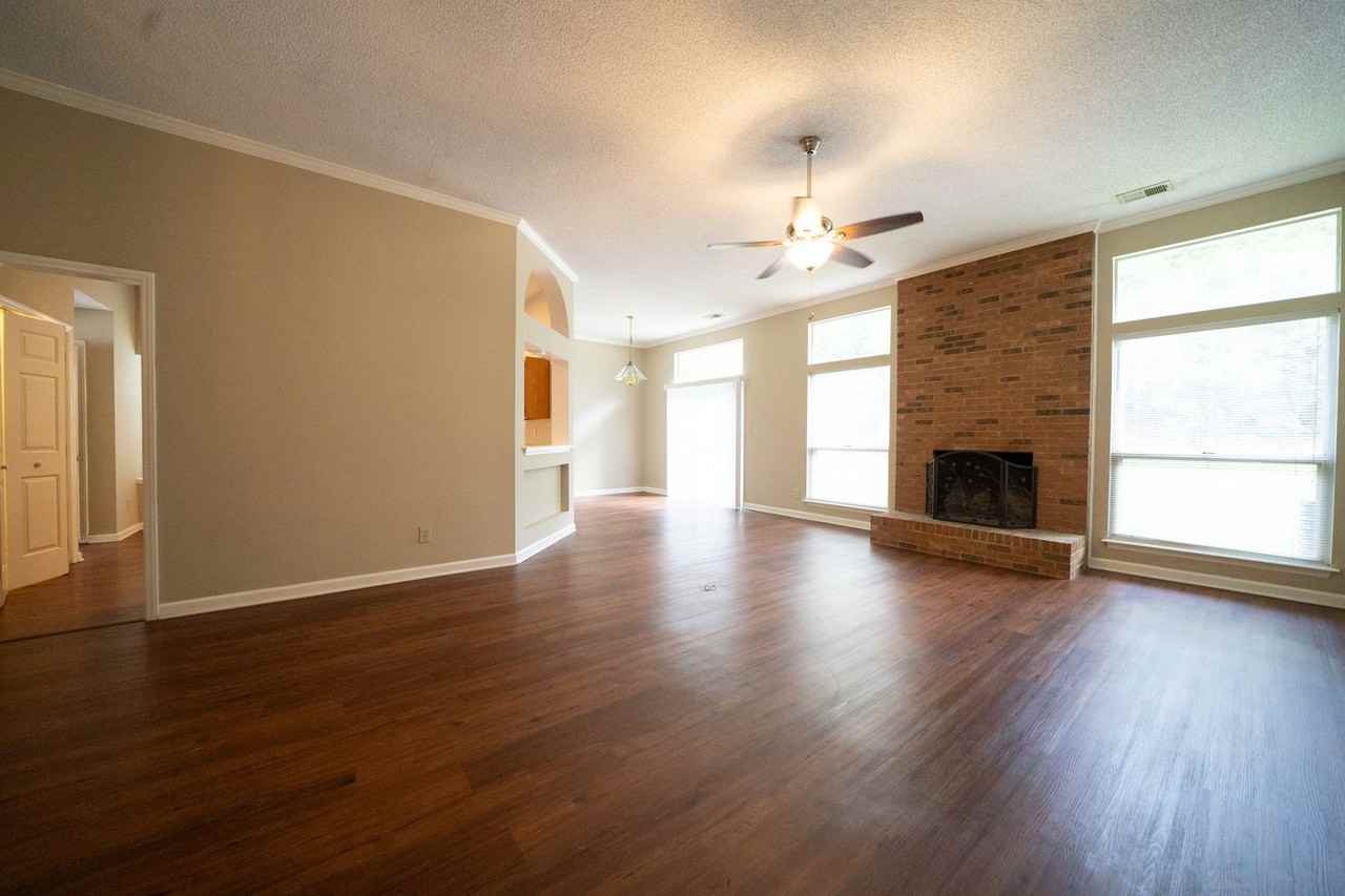 8219 Brynmar Dr - Photo 5 of 14