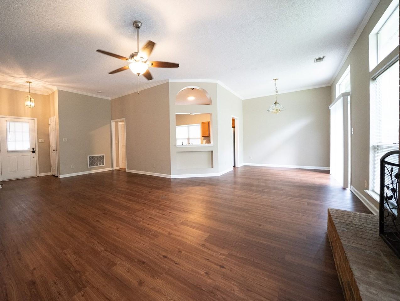 8219 Brynmar Dr - Photo 6 of 14