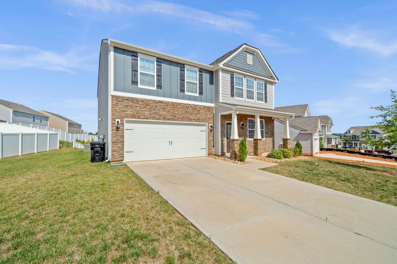 152 Atwater Landing Dr - Photo 2 of 43
