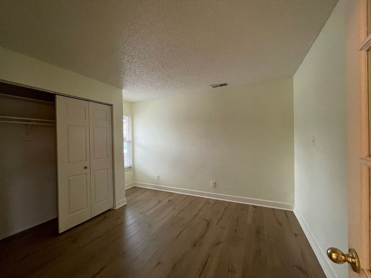 5918 S Willow Way - Photo 7 of 26