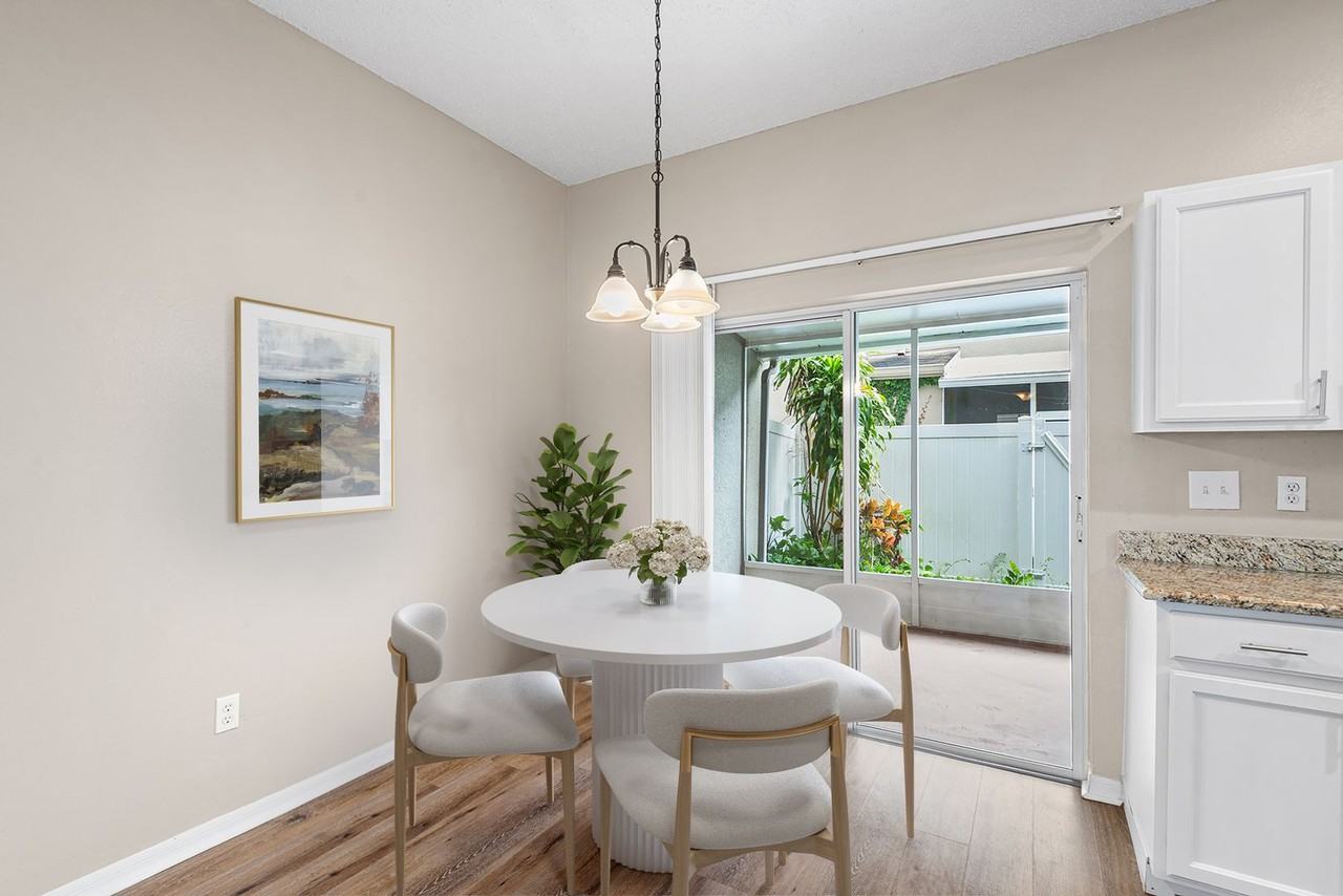 10114 Farmingdale Pl - Photo 3 of 12