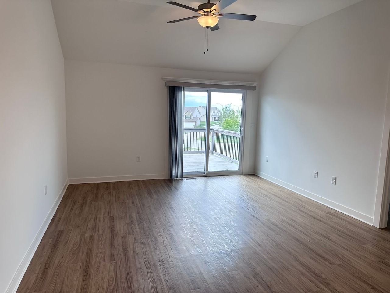 3800 Nw 93rd St - Photo 4 of 31