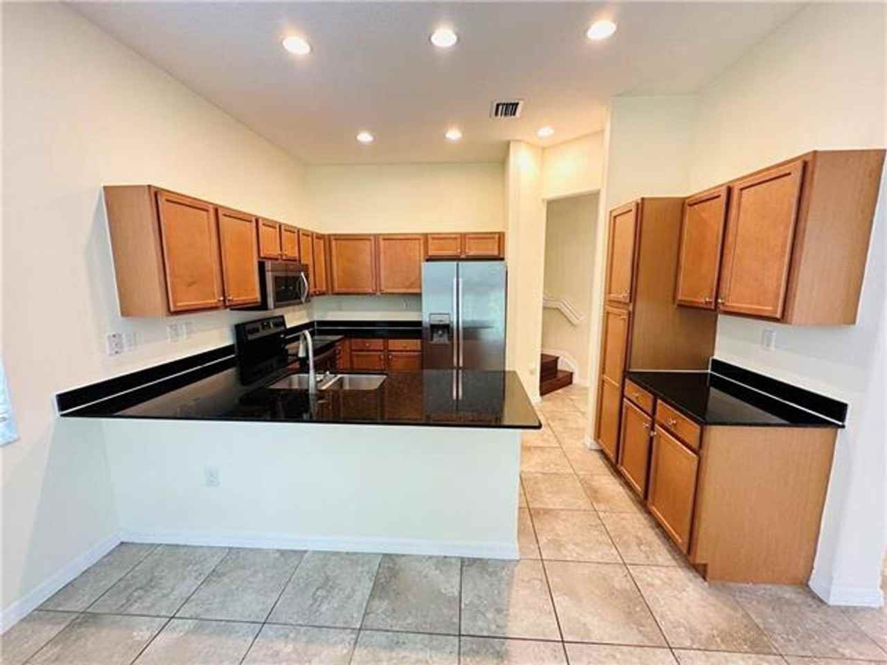 3512 Sw 93rd Ave #3512 - Photo 3 of 22