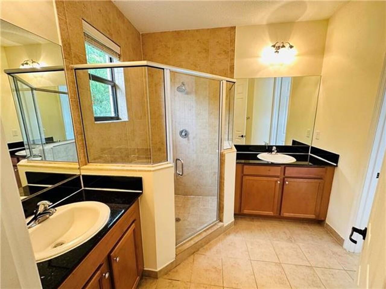 3512 Sw 93rd Ave #3512 - Photo 4 of 22