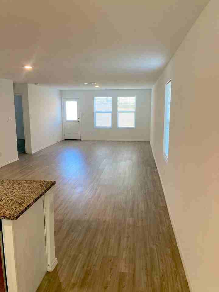 2906 Millikan Dr - Photo 2 of 16