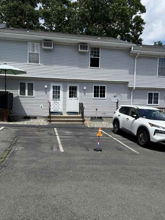 189 Essex St - Photo 2 of 15
