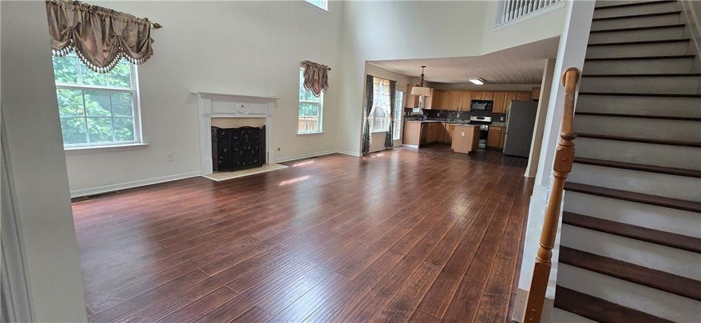 3811 Roxfield Dr - Photo 2 of 36