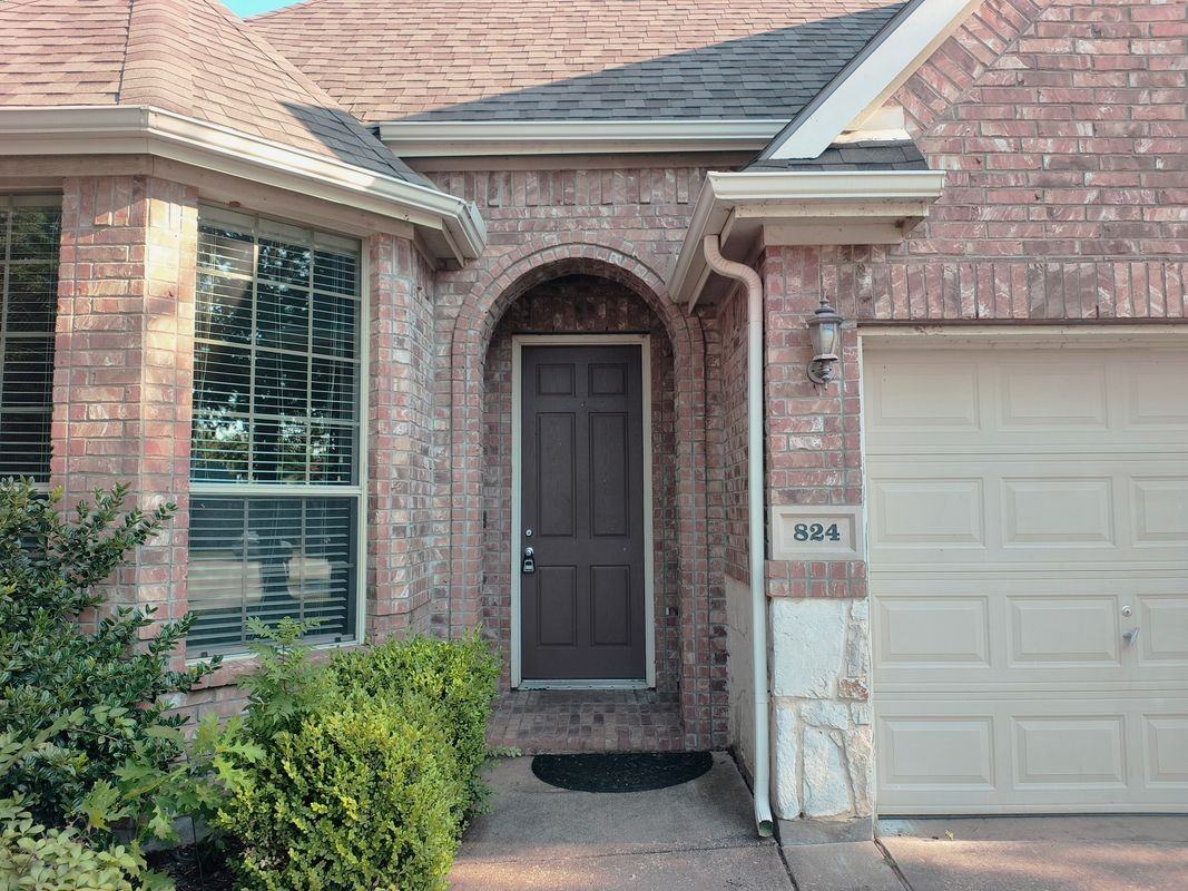 824 Lake Grove Dr - Photo 3 of 24