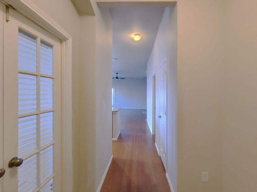 824 Lake Grove Dr - Photo 4 of 24