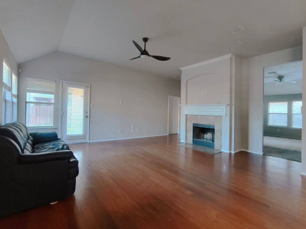 824 Lake Grove Dr - Photo 6 of 24
