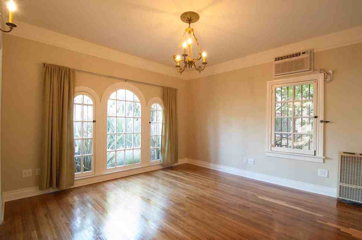 1149 1/2 N Coronado St - Photo 2 of 9