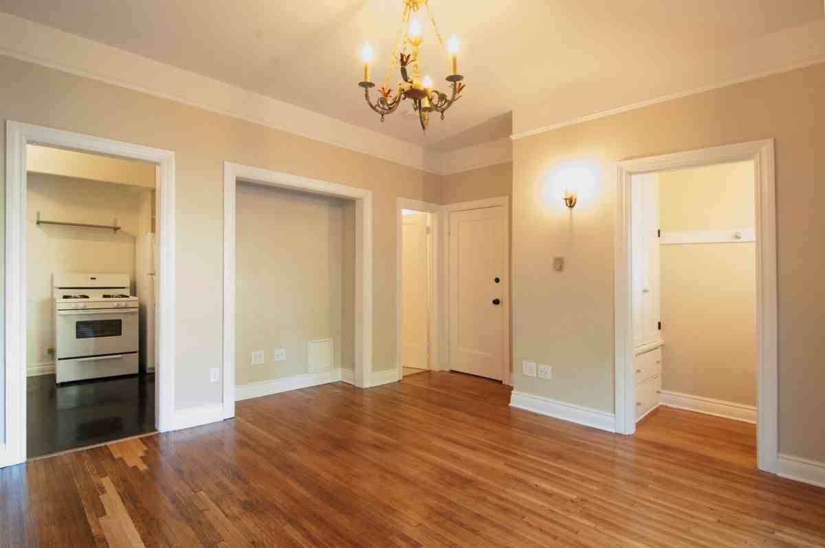 1149 1/2 N Coronado St - Photo 4 of 9