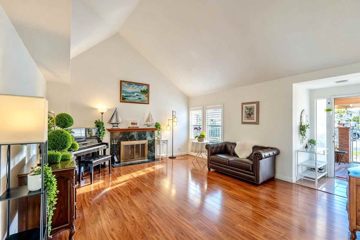 37 Fremont - Photo 2 of 16
