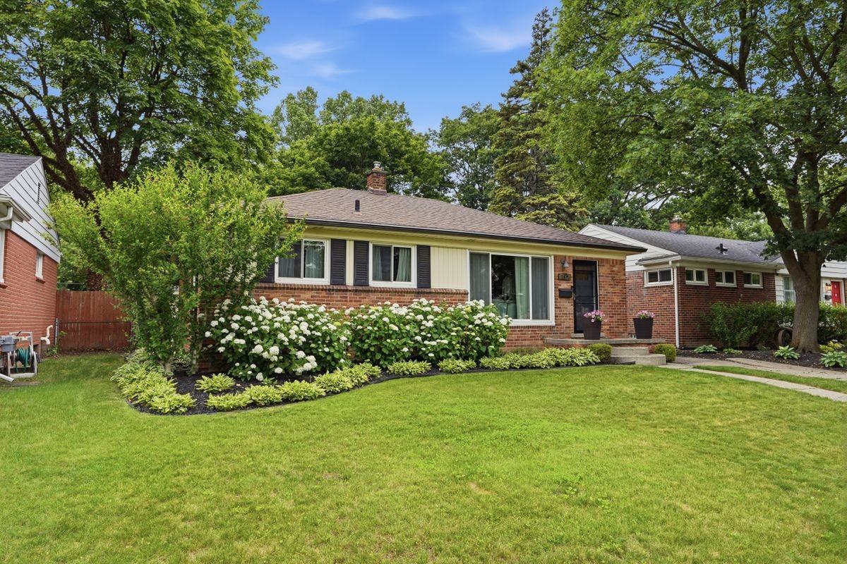 1132 Hickory Ave - Photo 3 of 38