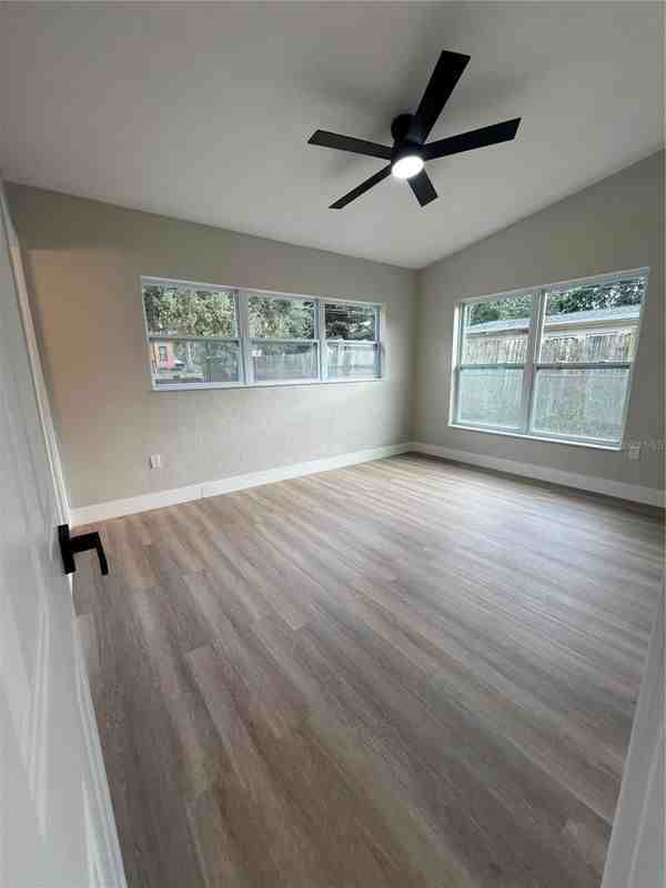 1809 Chase Ave - Photo 7 of 26