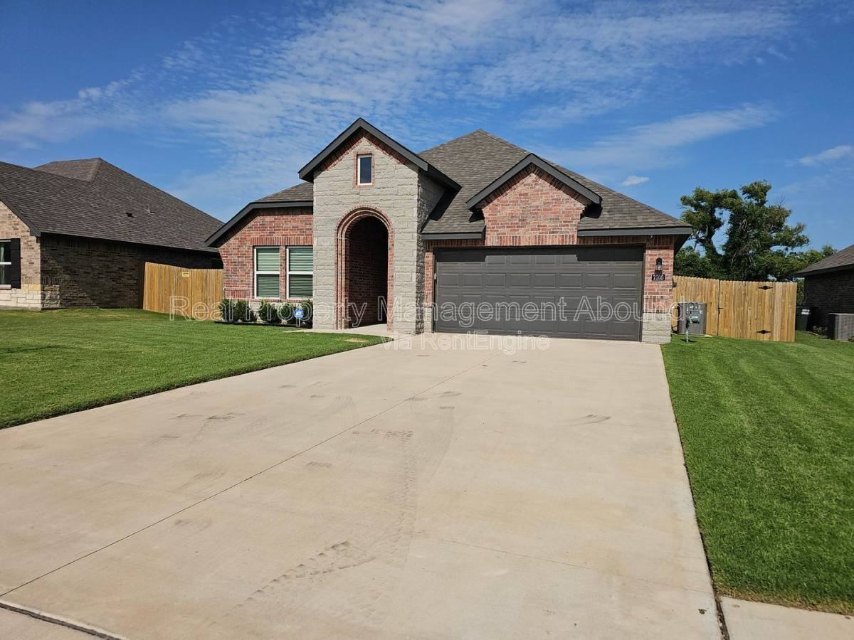 7505 N 155th East Ave - Photo 2 of 10