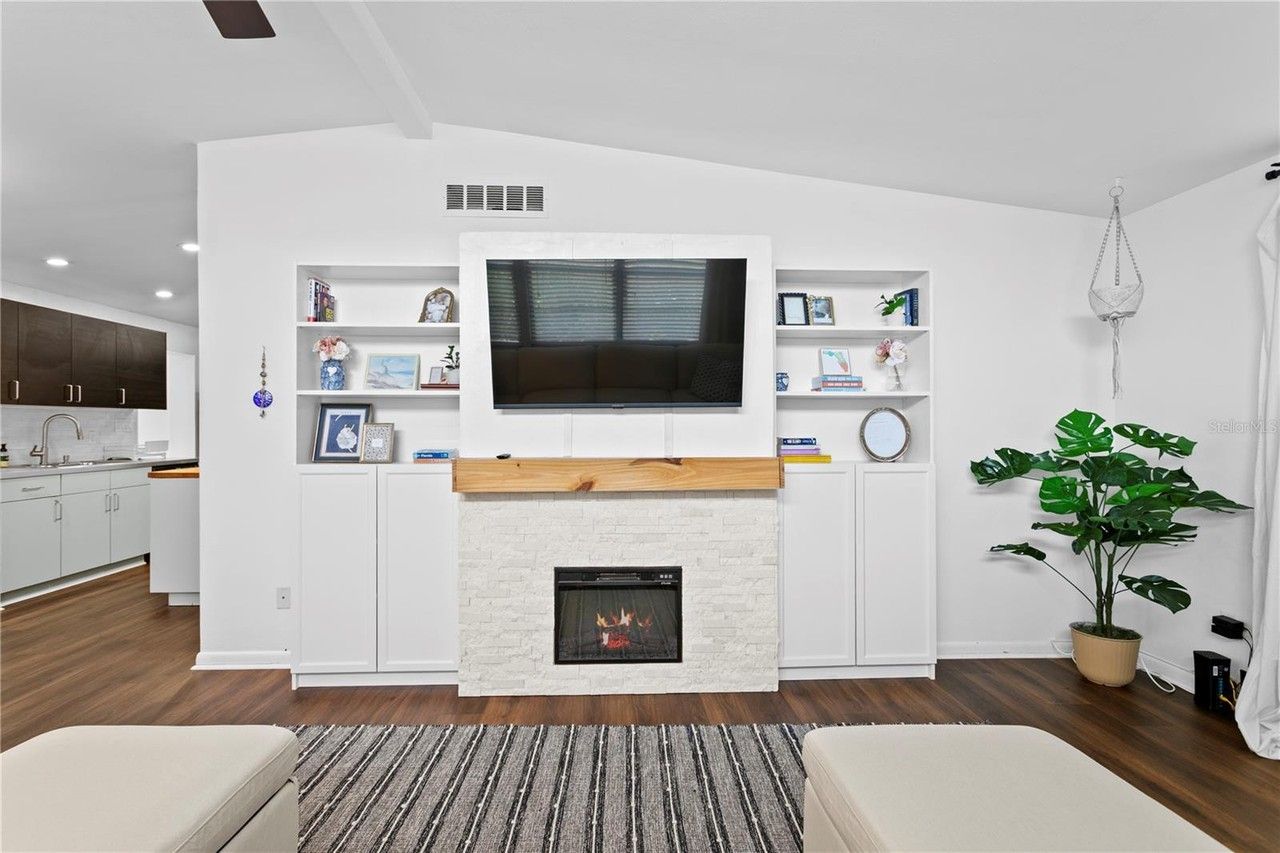 2407 S Lois Ave - Photo 5 of 50
