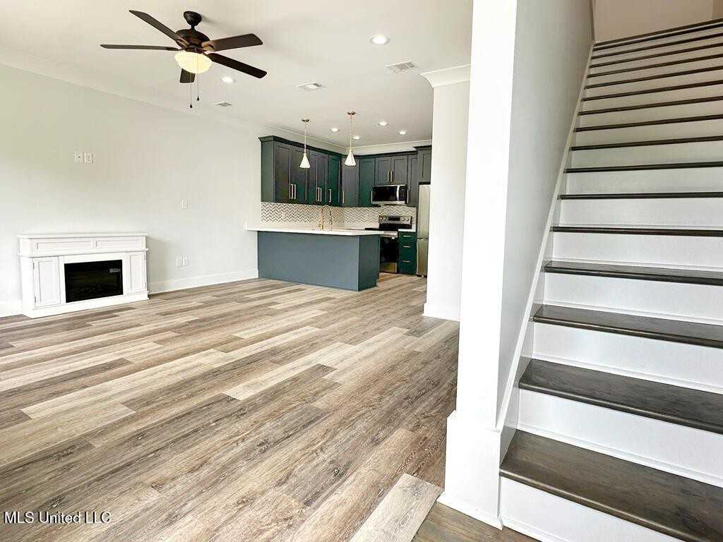 10152 Seymour Ave - Photo 4 of 35
