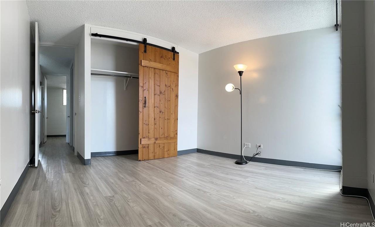 2630 Kapiolani Blvd #1004 - Photo 6 of 12