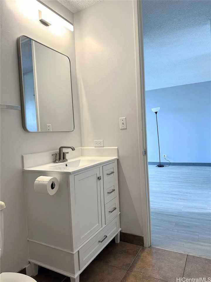 2630 Kapiolani Blvd #1004 - Photo 7 of 12
