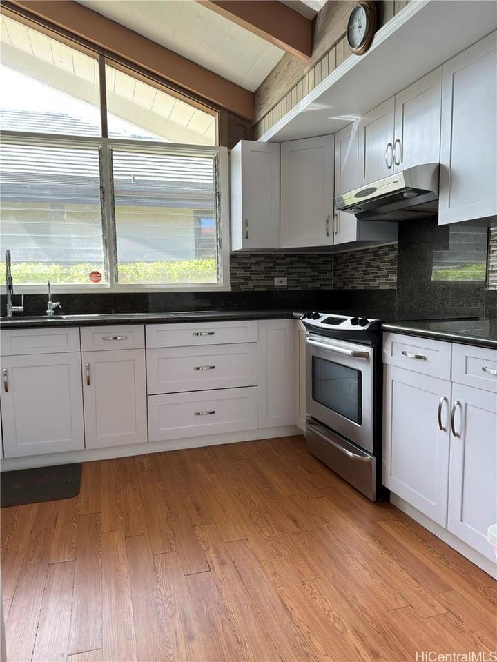 938 Noio St - Photo 3 of 24