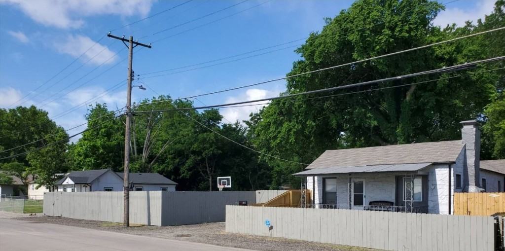 108 S 33rd W Ave Tulsa Oklahoma - Photo 3 of 24