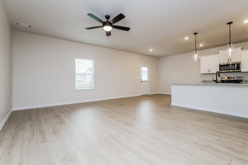 711 Berkley Dr - Photo 5 of 17