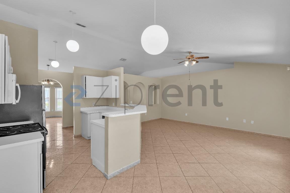 228 Grifford Dr - Photo 6 of 17