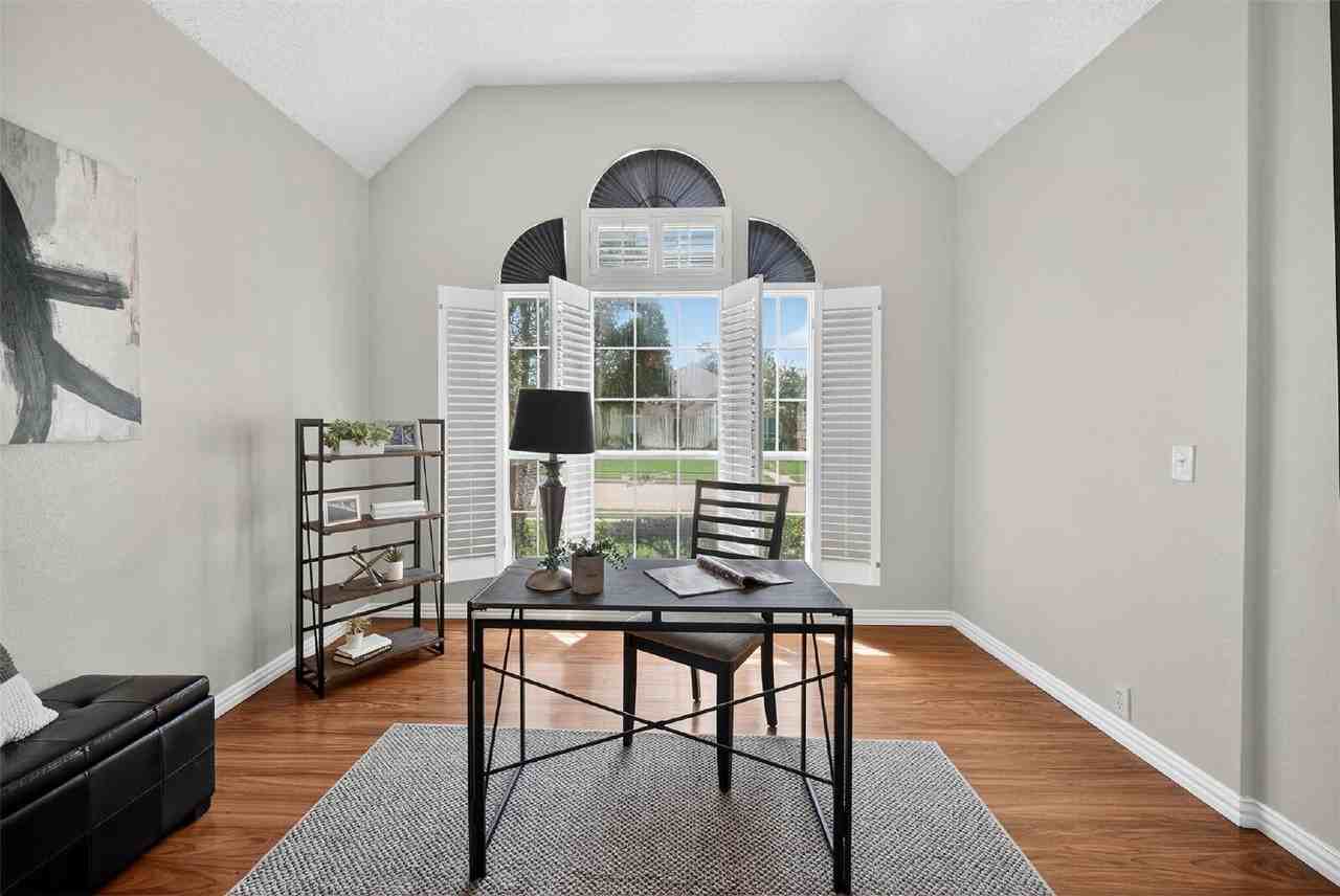 4729 Bull Run Dr - Photo 3 of 40