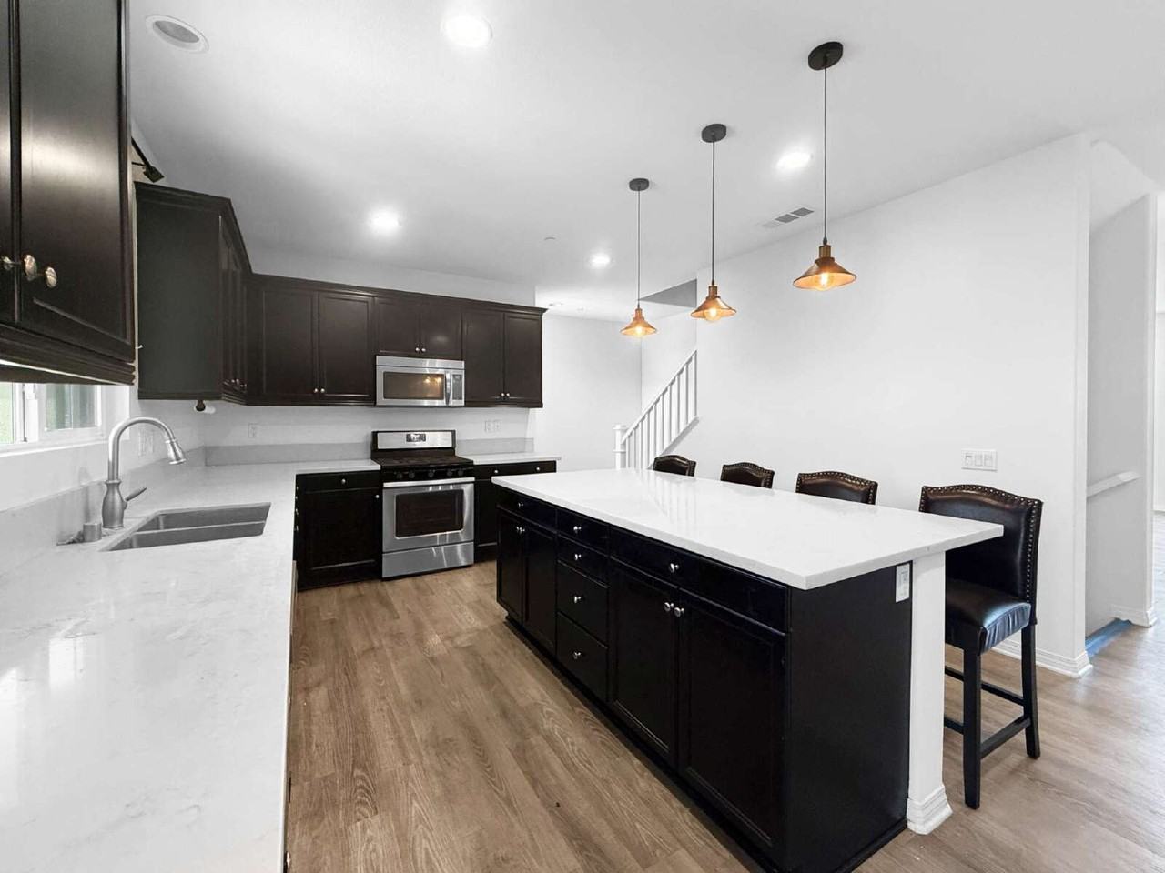 26706 Lexington Ln - Photo 4 of 30