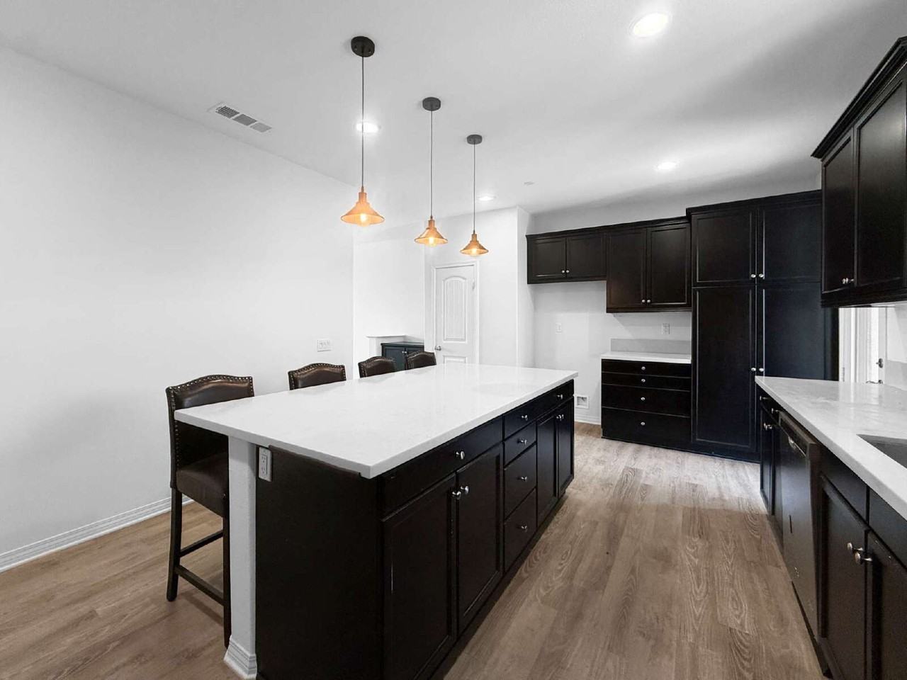 26706 Lexington Ln - Photo 5 of 30