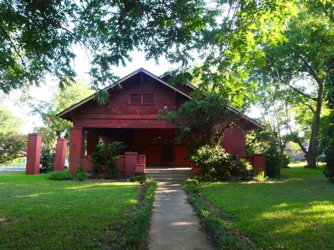 700 N Main St