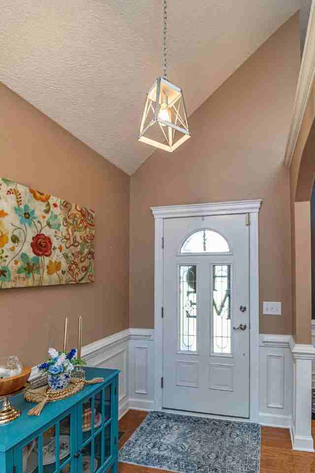 200 Ashworth Dr - Photo 4 of 39