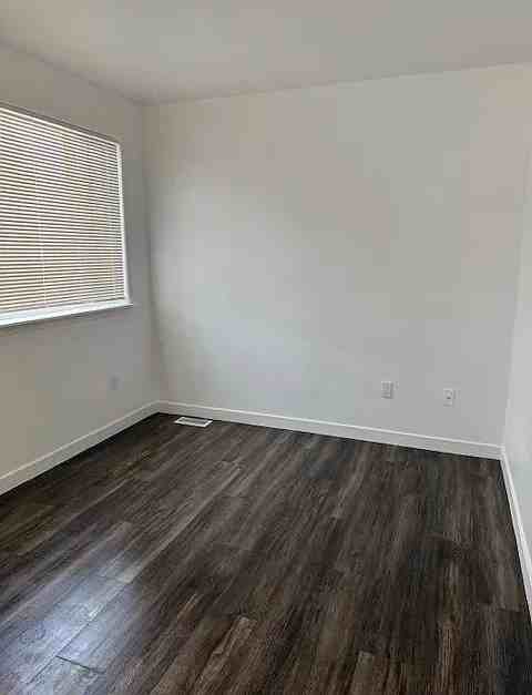 660 S Perry St - Photo 2 of 12