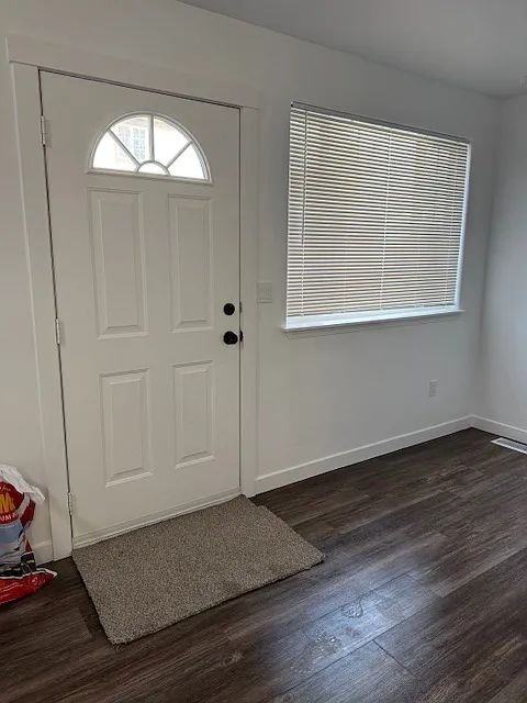 660 S Perry St - Photo 3 of 12