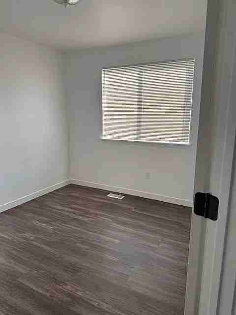 660 S Perry St - Photo 6 of 12